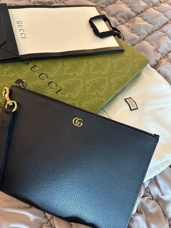 Gucci Handbags - Gucci Black Dyonisius Leather Bag GG Zip Wristlet with Gold Hardware Brand New!!